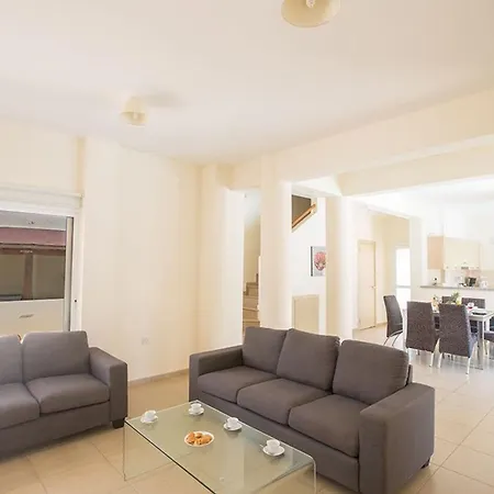 3 Bedrooms Private Pool Dafnis Morfi Close To Strip