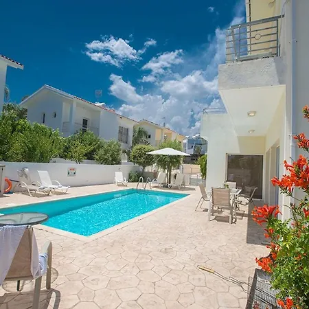 3 Bedrooms Private Pool Dafnis Morfi Close To Strip * Protaras