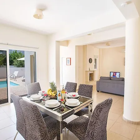 3 Bedrooms Private Pool Dafnis Morfi Close To Strip